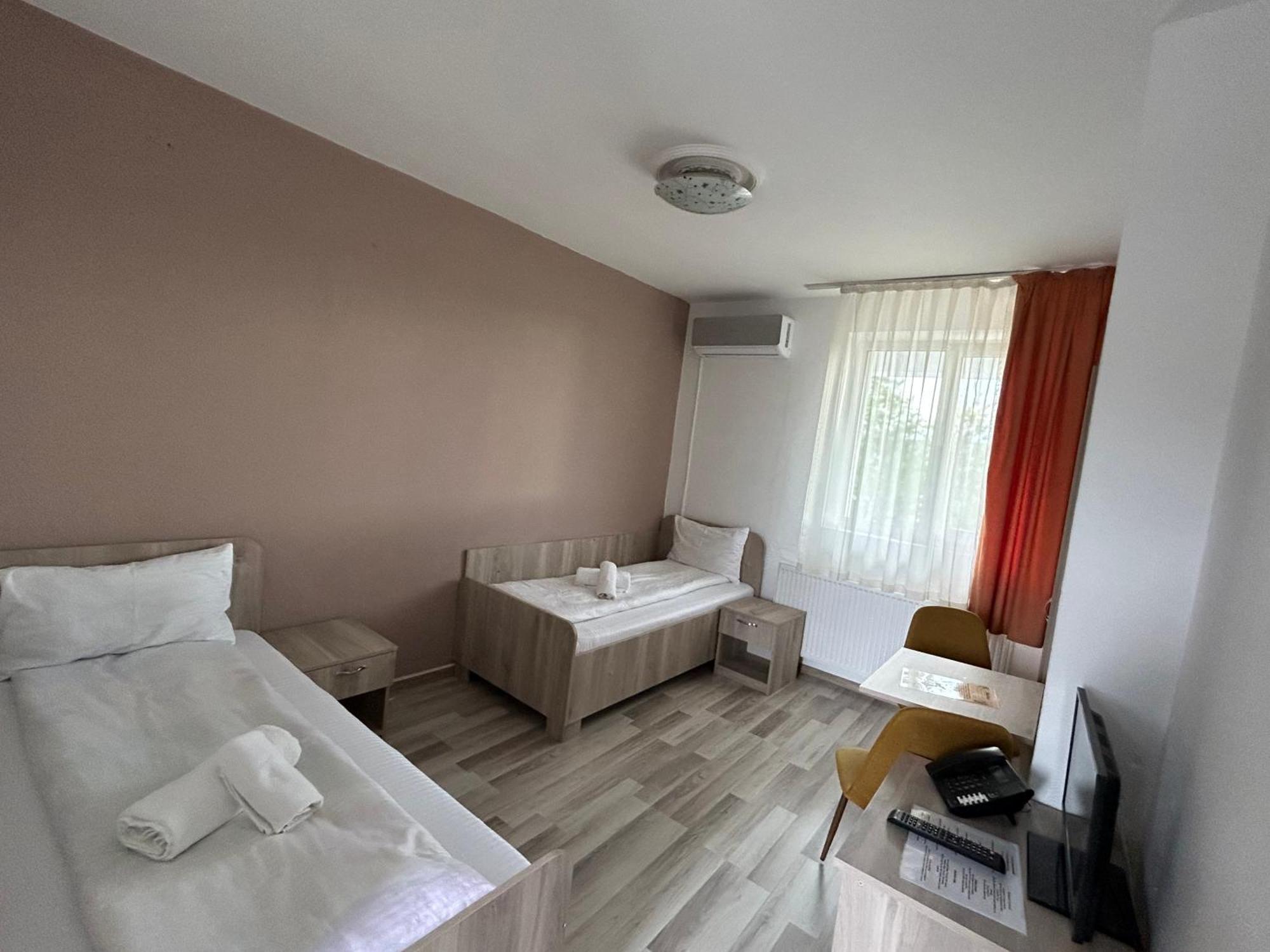 Motel Dacia 赛比什 外观 照片
