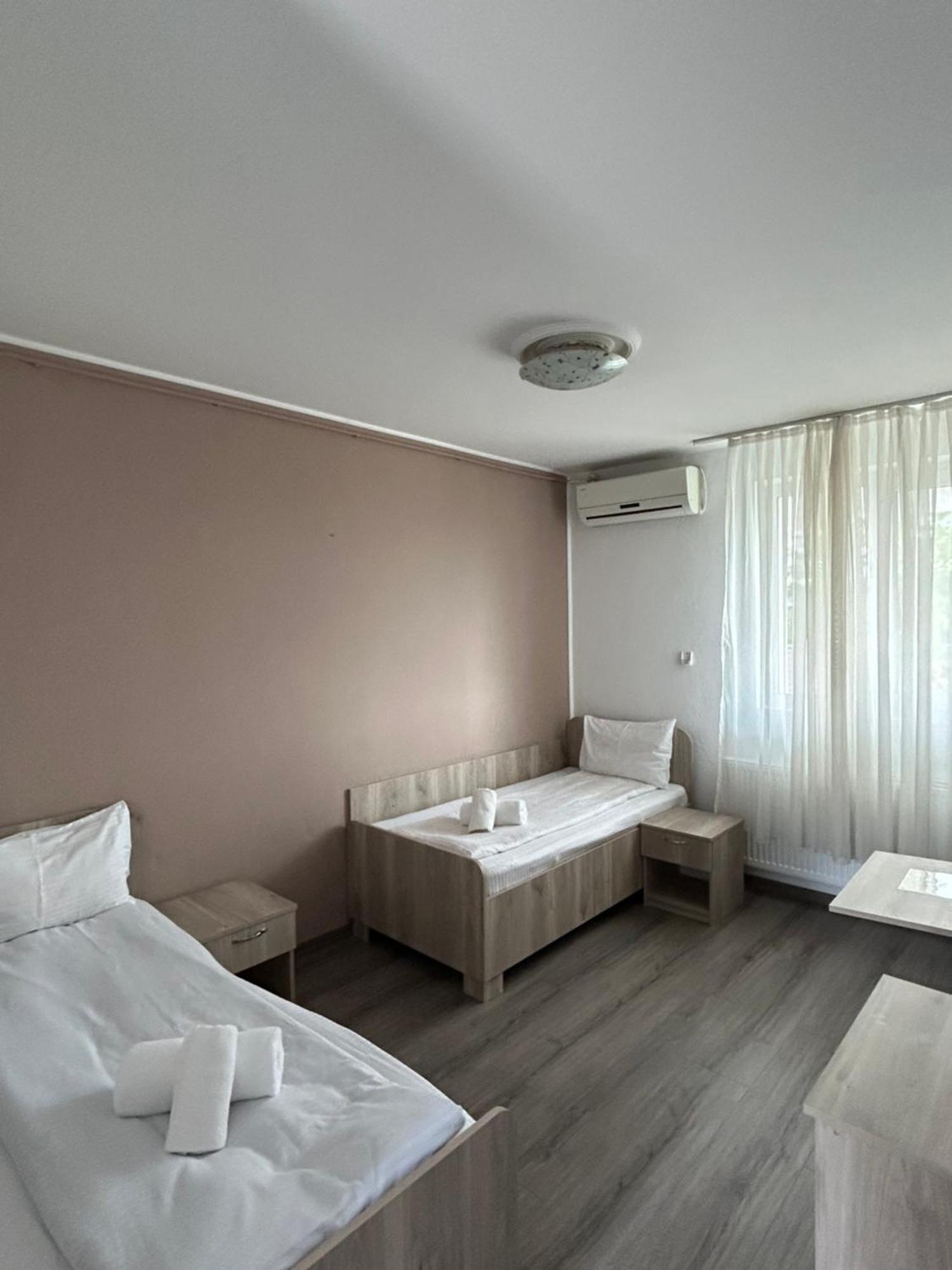 Motel Dacia 赛比什 外观 照片